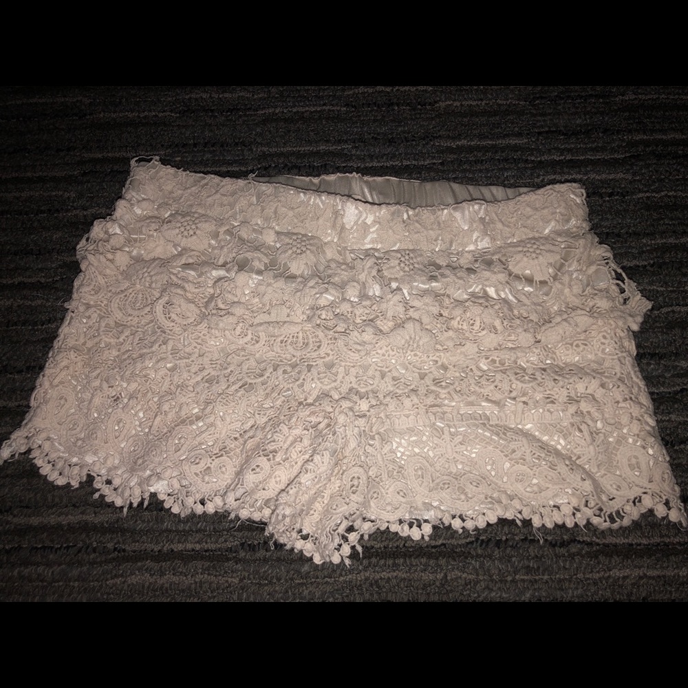 Hippie Laundry Lace shorts